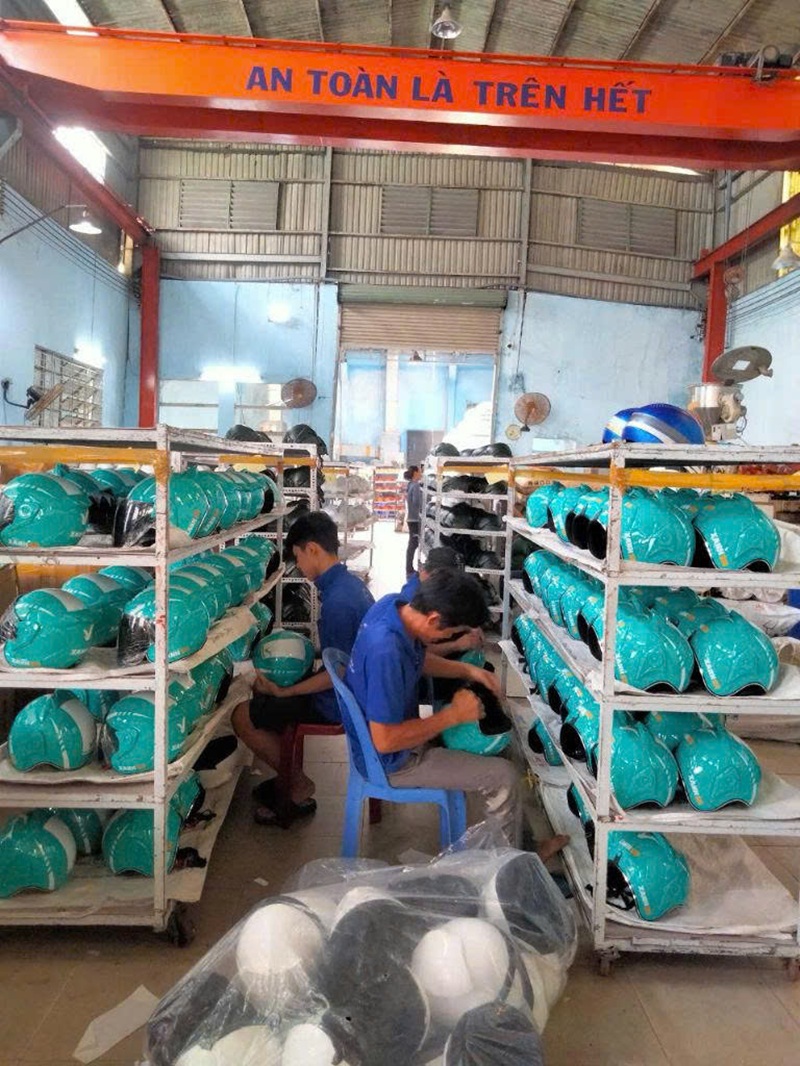 Mũ bảo hiểm in logo xe điện Xanh SM chuẩn màu sắc