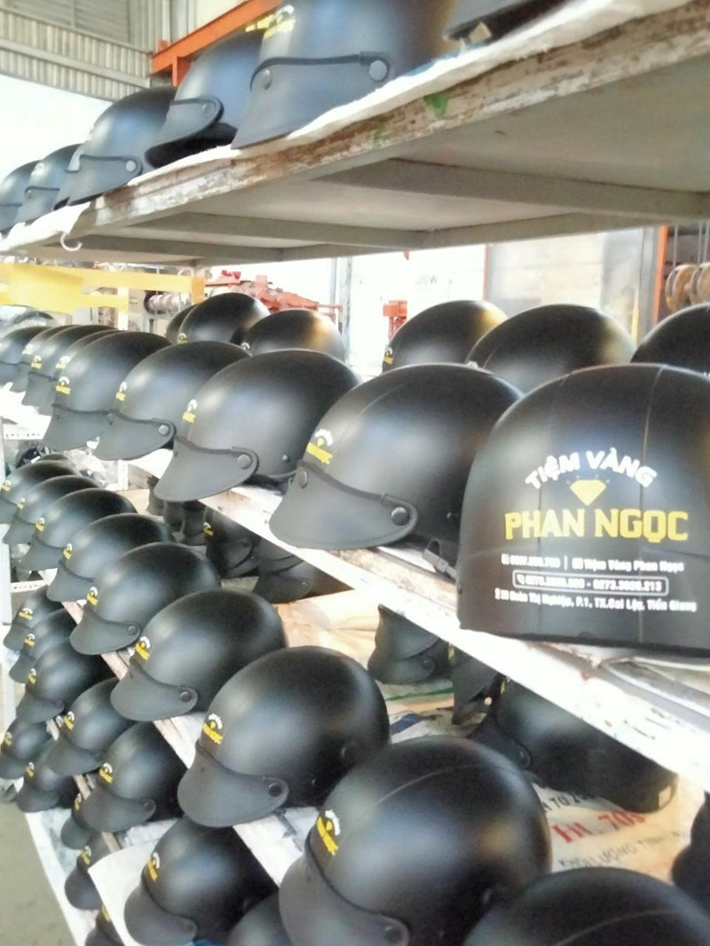 Nón bảo hiểm in logo thương hiệu cho tiệm vàng Phan Ngọc