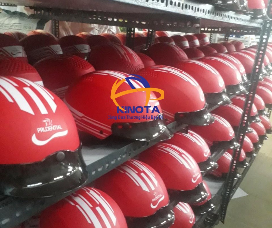 Xưởng in nón bảo hiểm TPHCM – in logo sắc nét, bền đẹp