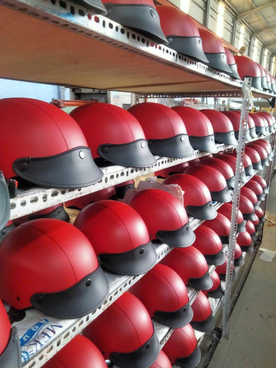 In nón bảo hiểm tận xưởng TPHCM, giá tốt số lượng lớn